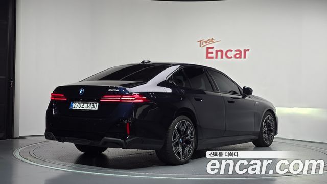 BMW 5 Series (G60) 530e M Sport 2025 — фото 2
