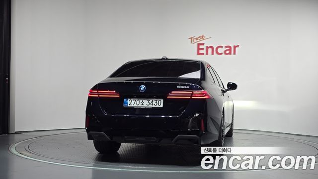 BMW 5 Series (G60) 530e M Sport 2025 — фото 4