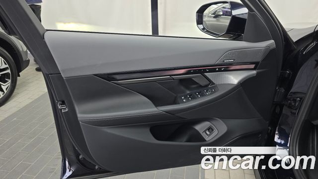 BMW 5 Series (G60) 530e M Sport 2025 — фото 24