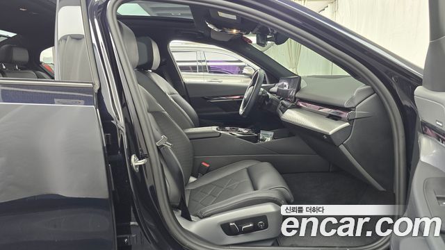 BMW 5 Series (G60) 530e M Sport 2025 — фото 26