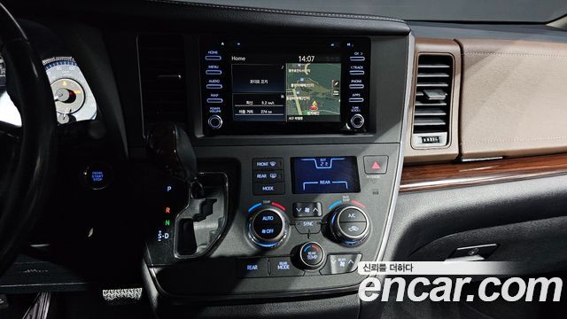 Toyota Sienna 3.5 AWD 2018 — фото 14