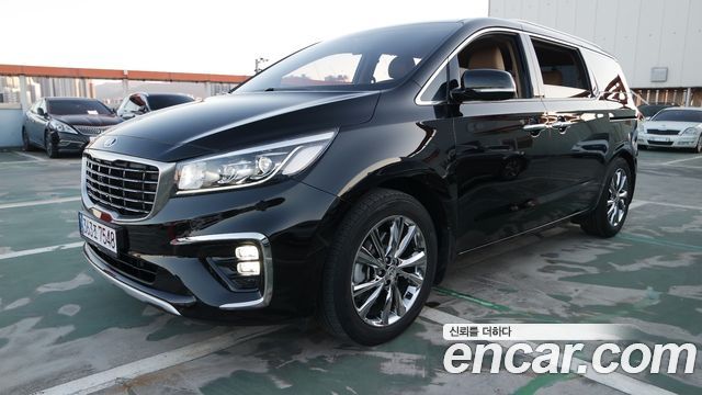 Kia Carnival 7-Seater Limousine President