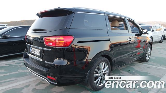 Kia Carnival 7-Seater Limousine President 2019 — фото 2