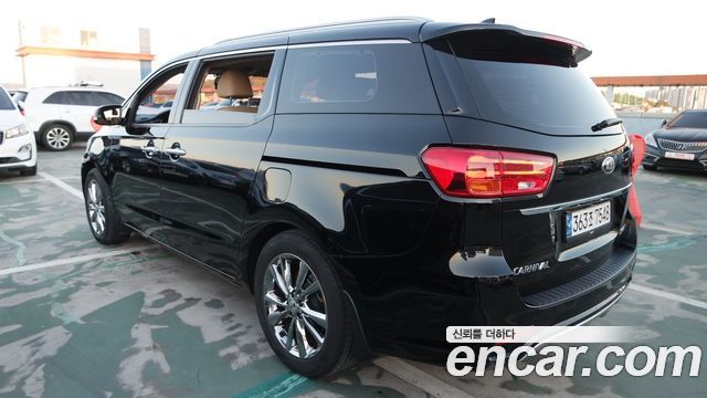 Kia Carnival 7-Seater Limousine President 2019 — фото 23
