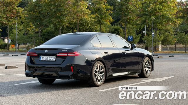 BMW 5 Series (G60) 520i M Sport 2024 — фото 2