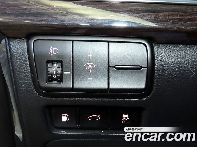 Kia K7 Hybrid Prestige 2017 — фото 18