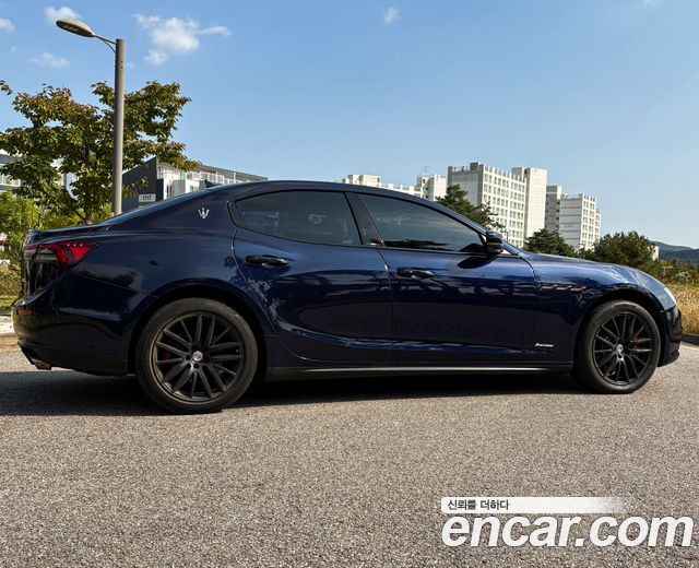 Maserati Ghibli 3.0 Diesel GranLusso 3rd 2017 — фото 9