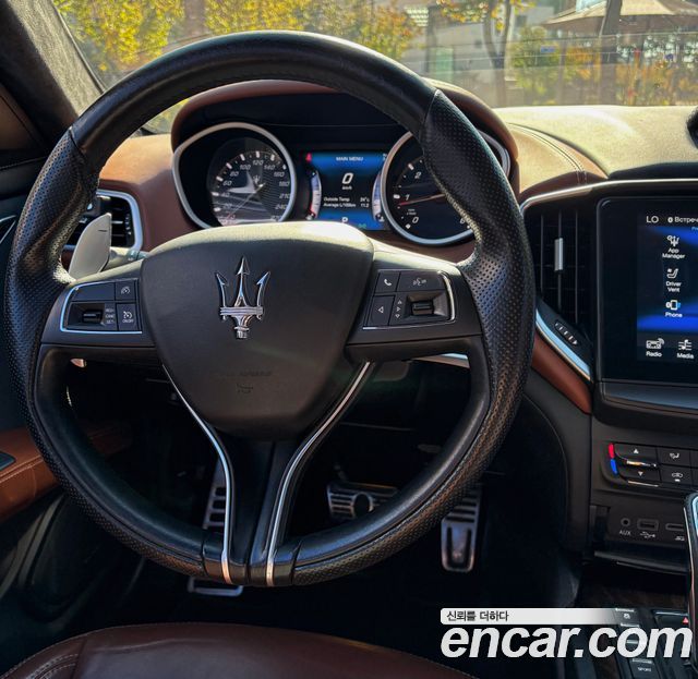Maserati Ghibli 3.0 Diesel GranLusso 3rd 2017 — фото 11
