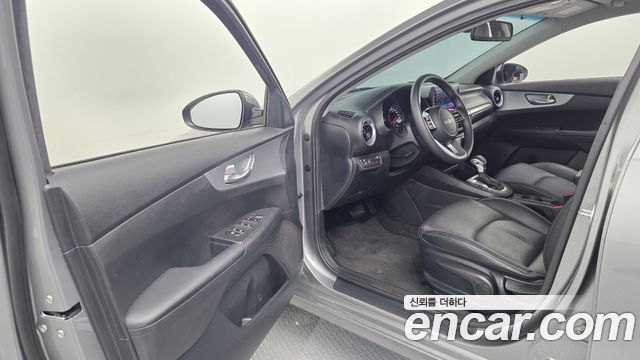 Kia K3 (II) 1.6 Trendy 2023 — фото 10