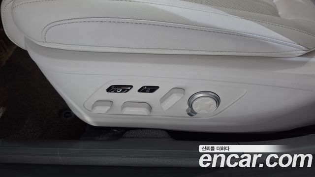 Hyundai Grandeur (GN7) 2,5 Gasoline 2WD Exclusive 2026 — фото 37