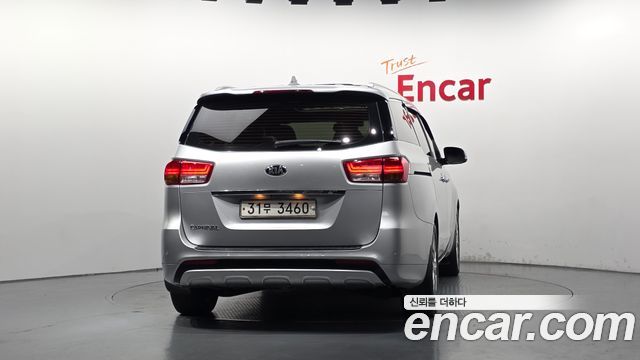 Kia Carnival 9-seater Noblesse 2016 — фото 4