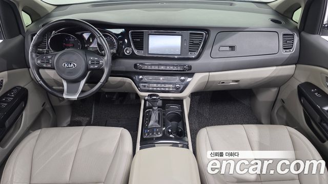 Kia Carnival 9-seater Noblesse 2016 — фото 7