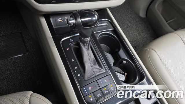 Kia Carnival 9-seater Noblesse 2016 — фото 9