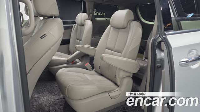 Kia Carnival 9-seater Noblesse 2016 — фото 11