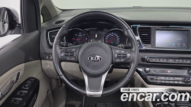 Kia Carnival 9-seater Noblesse 2016 — фото 14
