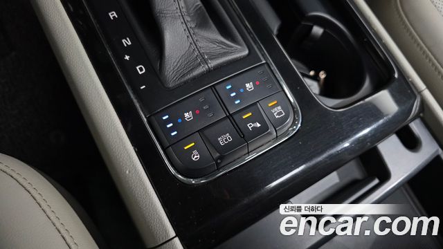 Kia Carnival 9-seater Noblesse 2016 — фото 20