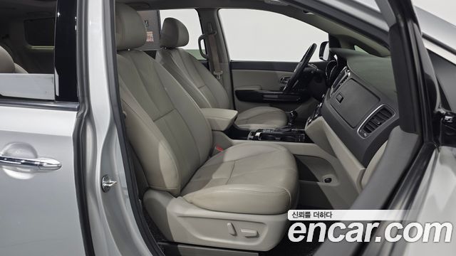 Kia Carnival 9-seater Noblesse 2016 — фото 26