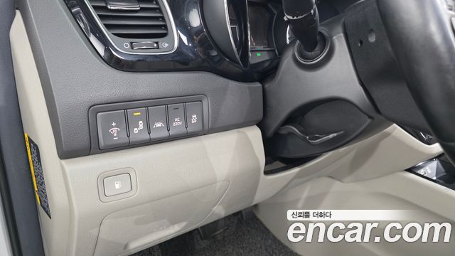 Kia Carnival 9-seater Noblesse 2016 — фото 28