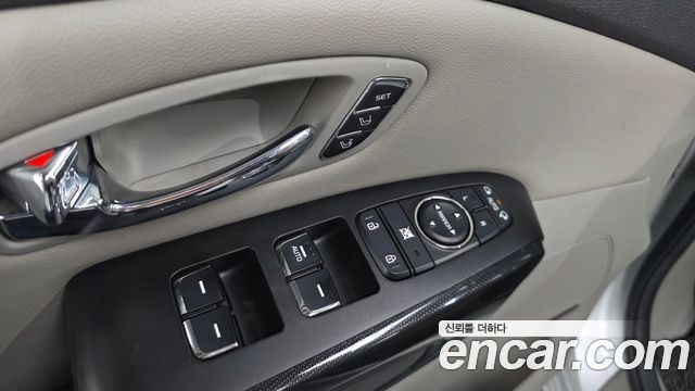 Kia Carnival 9-seater Noblesse 2016 — фото 30