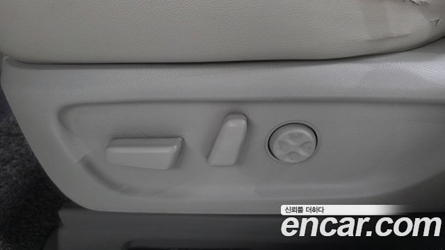 Kia Carnival 9-seater Noblesse 2016 — фото 31