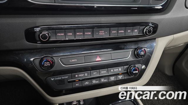 Kia Carnival 9-seater Noblesse 2016 — фото 32