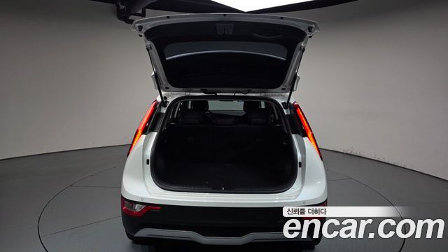 Kia Niro EV Air 2023 — фото 17