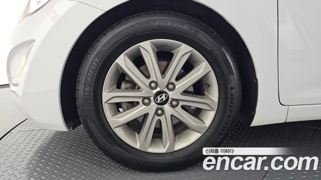 Hyundai Avante 1.6 GDi Modern Standard 2014 — фото 5