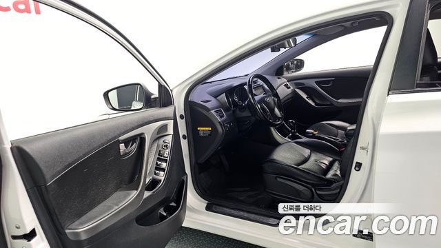 Hyundai Avante 1.6 GDi Modern Standard 2014 — фото 10