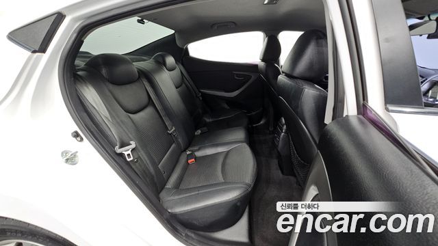 Hyundai Avante 1.6 GDi Modern Standard 2014 — фото 12