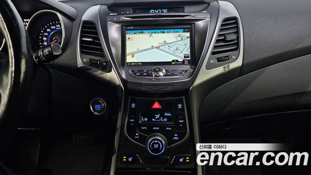 Hyundai Avante 1.6 GDi Modern Standard 2014 — фото 19