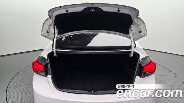 Hyundai Avante 1.6 GDi Modern Standard 2014 — фото 30
