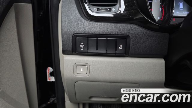 Kia Carnival 9-Seater Prstige 2019 — фото 21