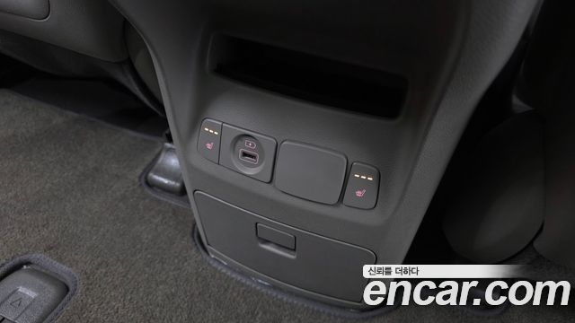 Kia Carnival 9-Seater Prstige 2019 — фото 22