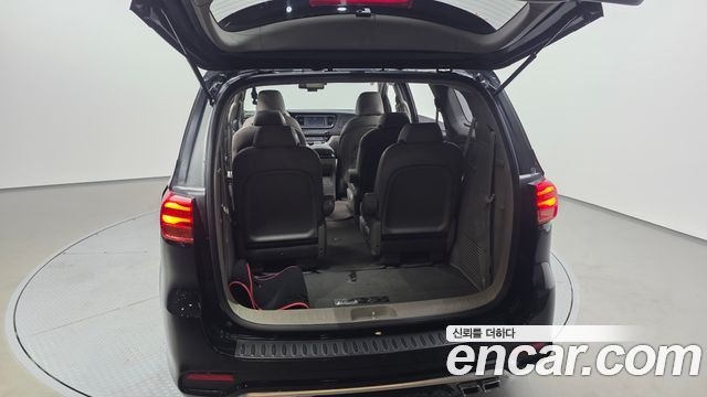 Kia Carnival 9-Seater Prstige 2019 — фото 24