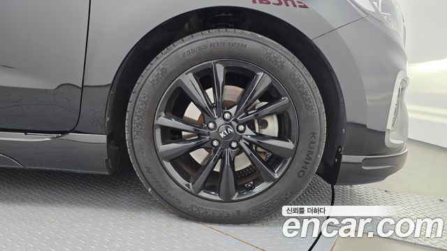 Kia Carnival 9-Seater Prstige 2019 — фото 27