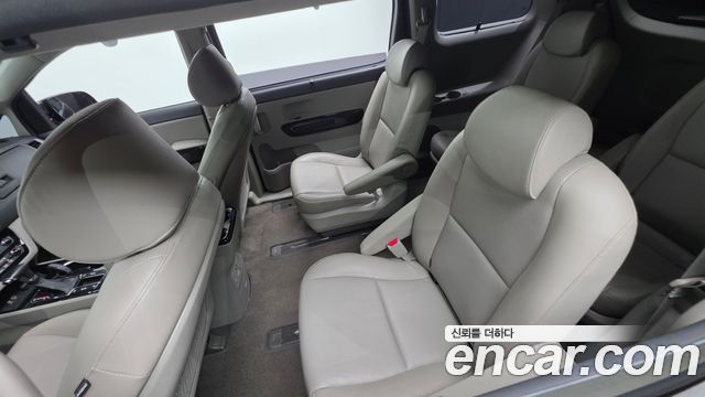 Kia Carnival 9-Seater Prstige 2019 — фото 32