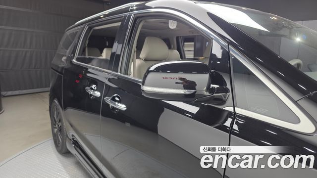 Kia Carnival 9-Seater Prstige 2019 — фото 41