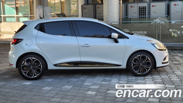 Renault Korea Clio Intens 2018 — фото 8