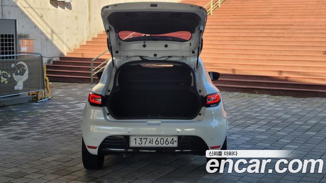 Renault Korea Clio Intens 2018 — фото 9