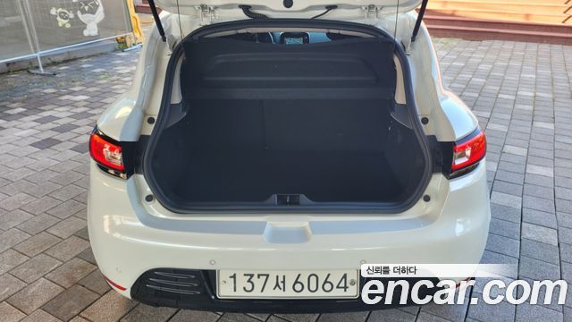Renault Korea Clio Intens 2018 — фото 10