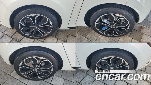 Renault Korea Clio Intens 2018 — фото 16