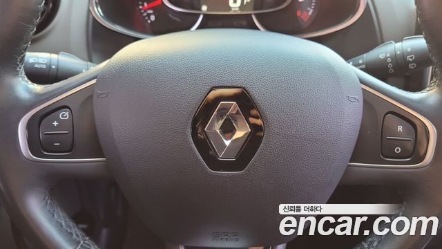 Renault Korea Clio Intens 2018 — фото 20