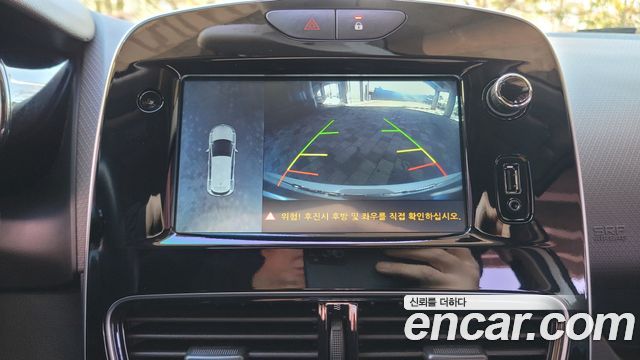 Renault Korea Clio Intens 2018 — фото 21