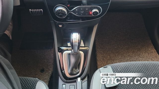 Renault Korea Clio Intens 2018 — фото 23