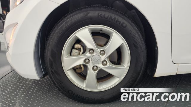 Hyundai Avante 1.6 GDi Smart Standard 2015 — фото 5