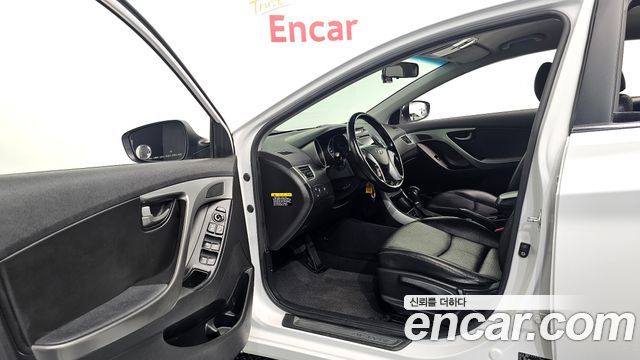 Hyundai Avante 1.6 GDi Smart Standard 2015 — фото 10