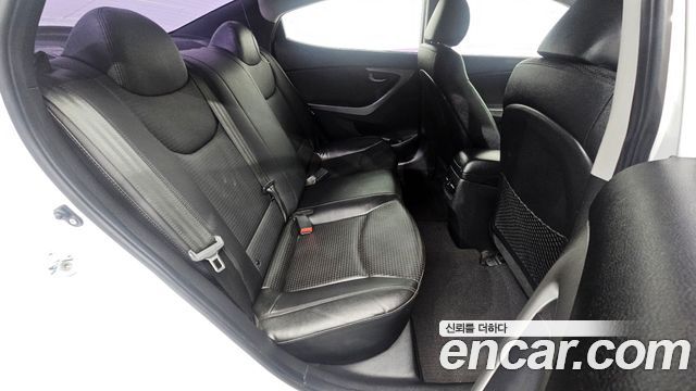 Hyundai Avante 1.6 GDi Smart Standard 2015 — фото 12