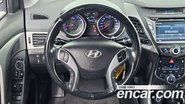 Hyundai Avante 1.6 GDi Smart Standard 2015 — фото 15
