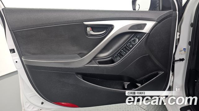 Hyundai Avante 1.6 GDi Smart Standard 2015 — фото 24