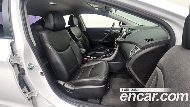Hyundai Avante 1.6 GDi Smart Standard 2015 — фото 26